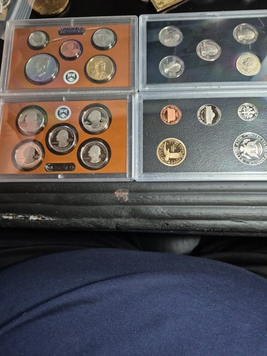 Coin mint sets - 4,